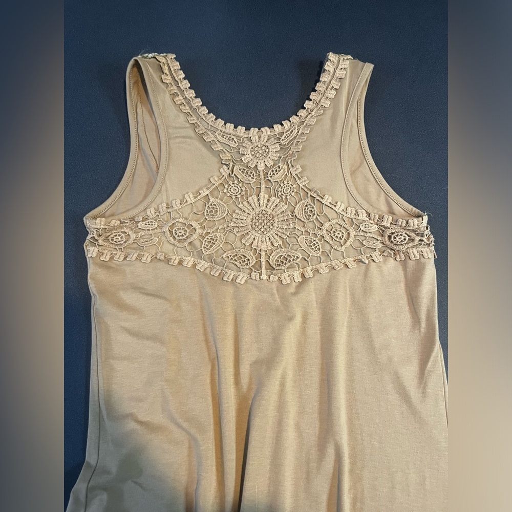 Dress ๐ - Picture 3 of 3